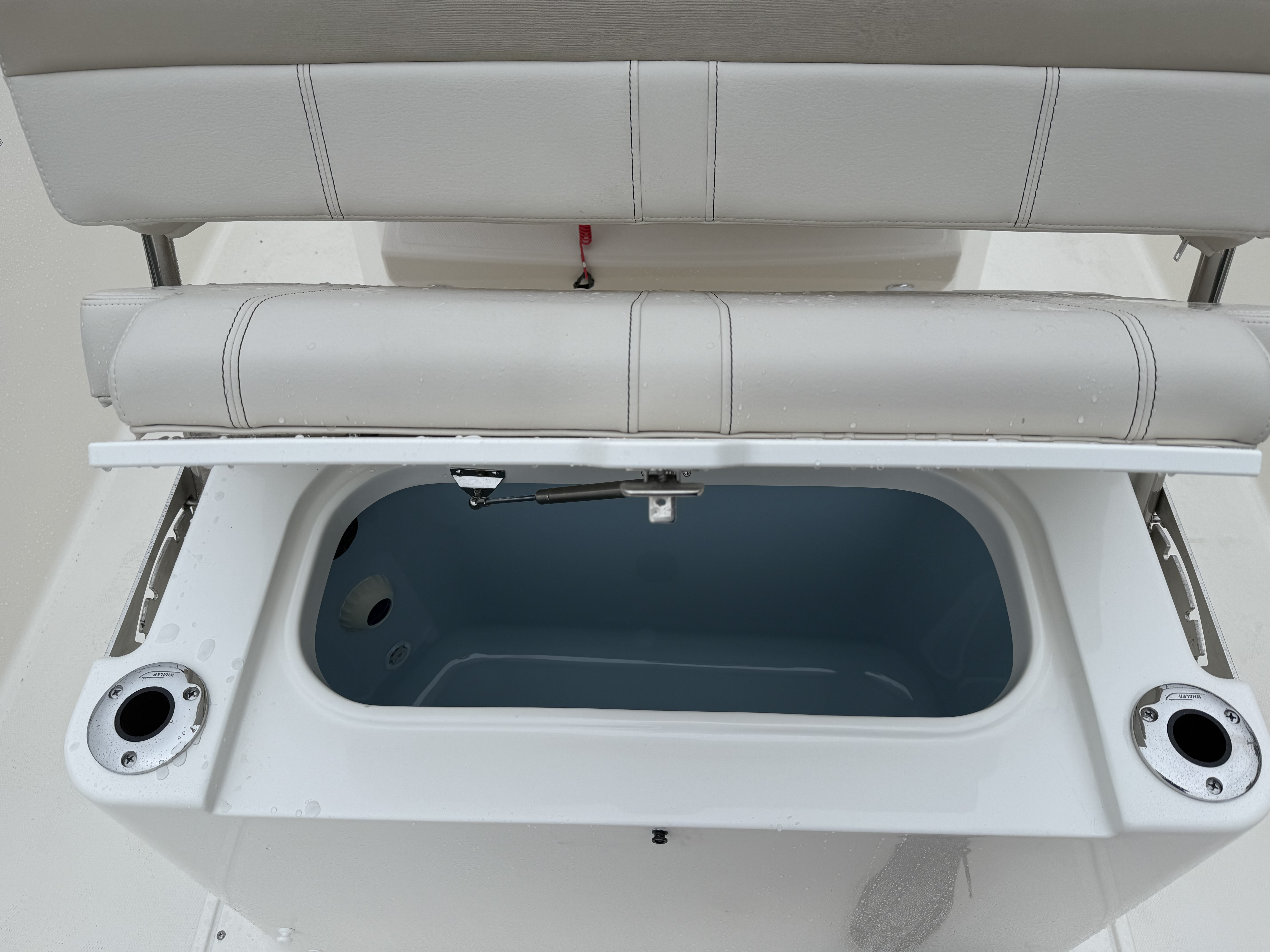 2026 Boston Whaler 220 Dauntless