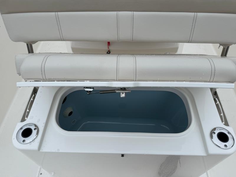 2026 Boston Whaler 220 Dauntless