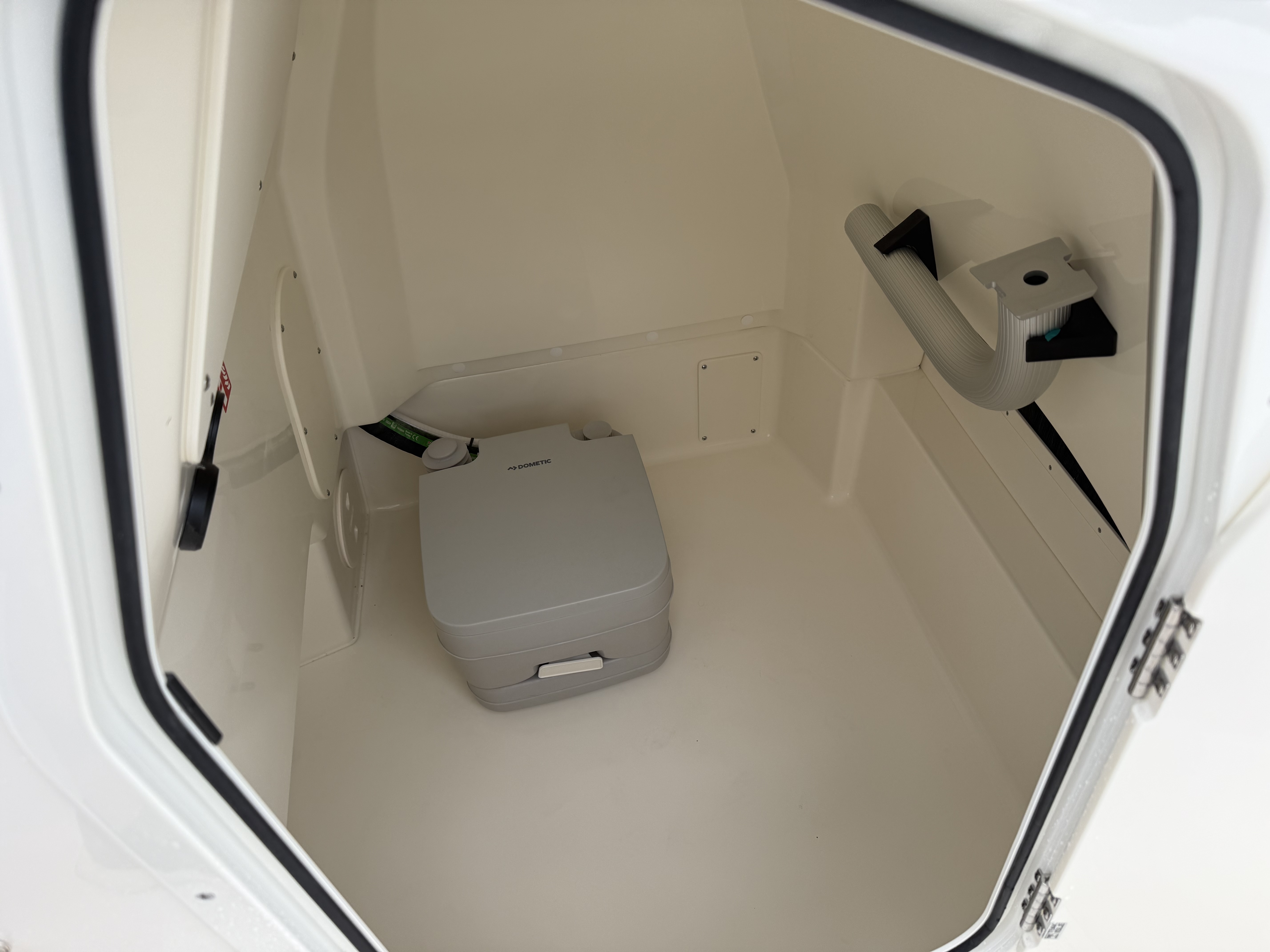 2026 Boston Whaler 220 Dauntless