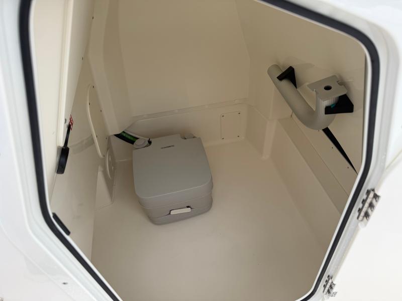 2026 Boston Whaler 220 Dauntless