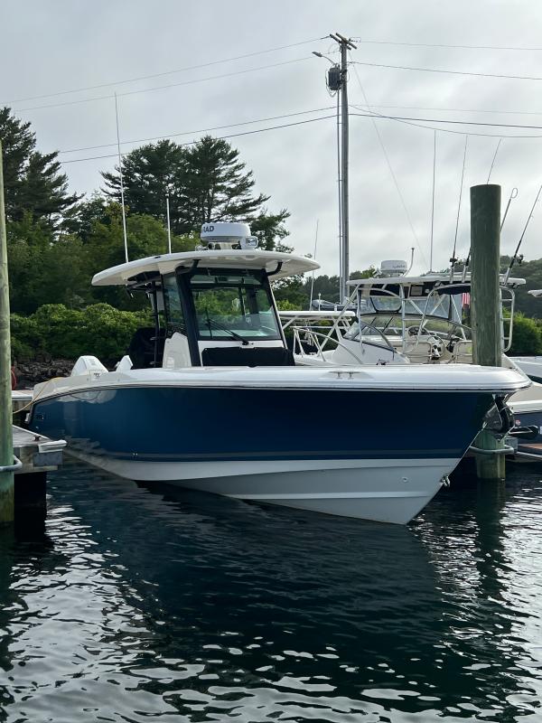 2023 Boston Whaler 330 Outrage