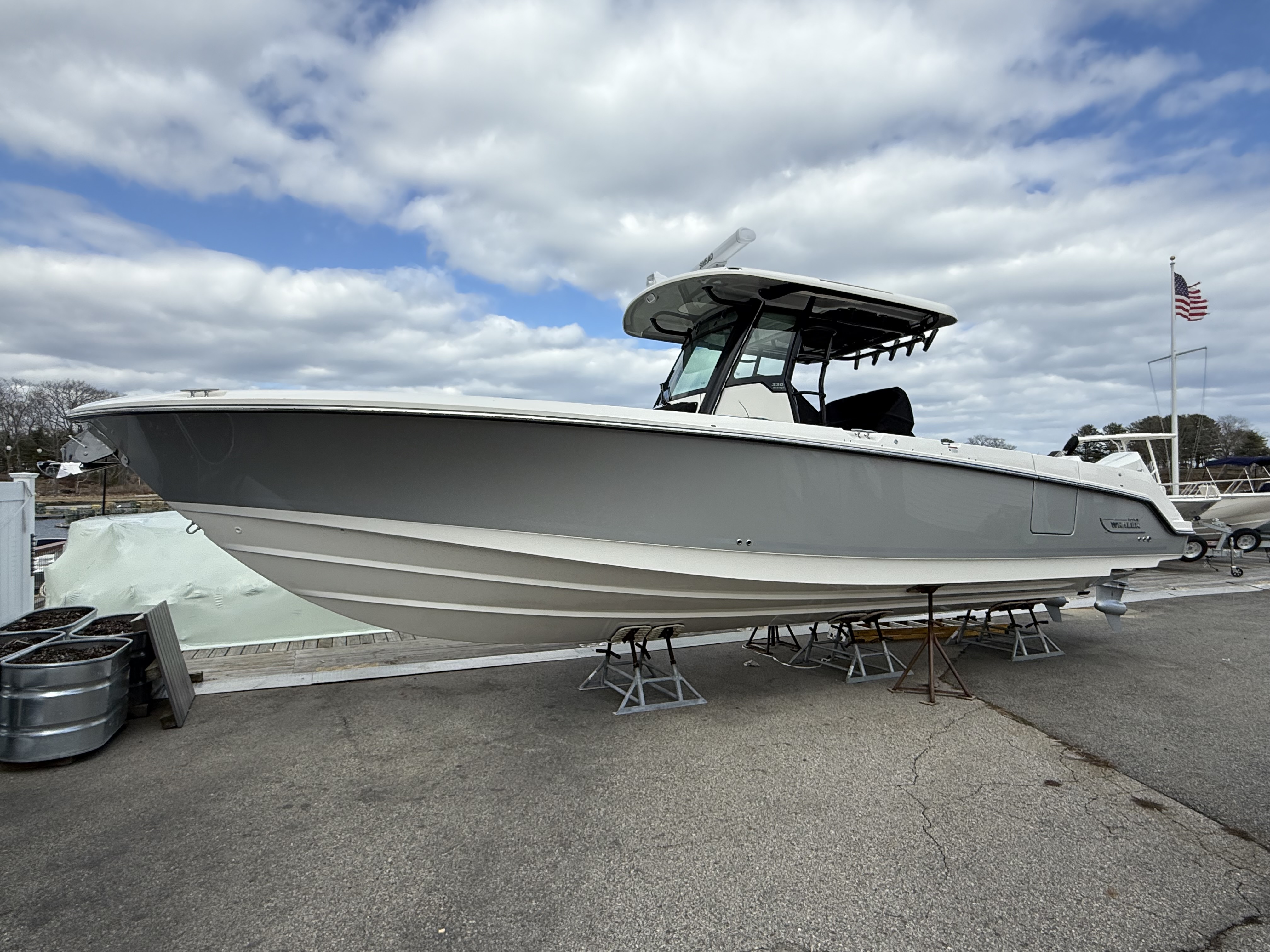 2026 Boston Whaler 330 Outrage