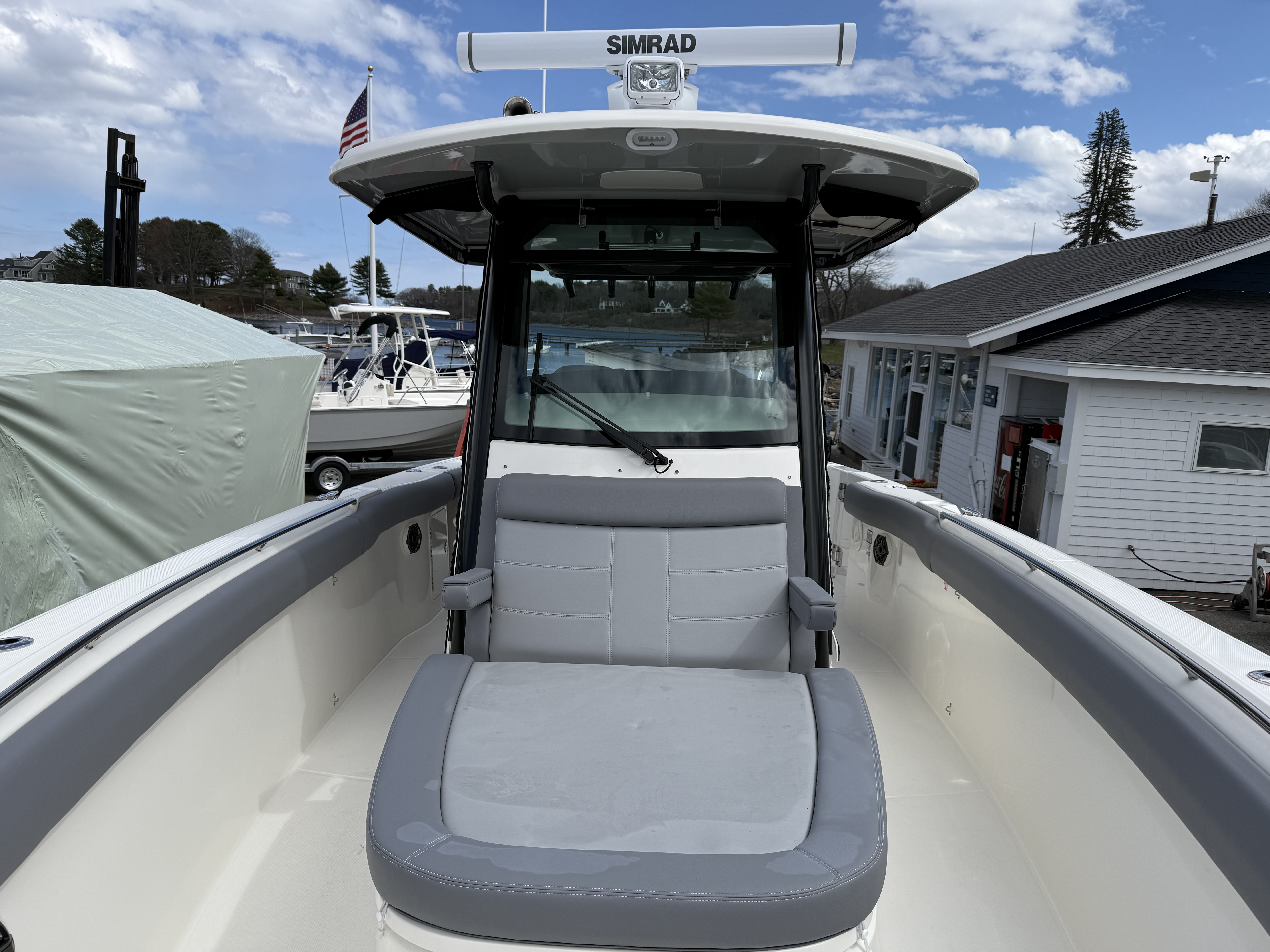 2026 Boston Whaler 330 Outrage