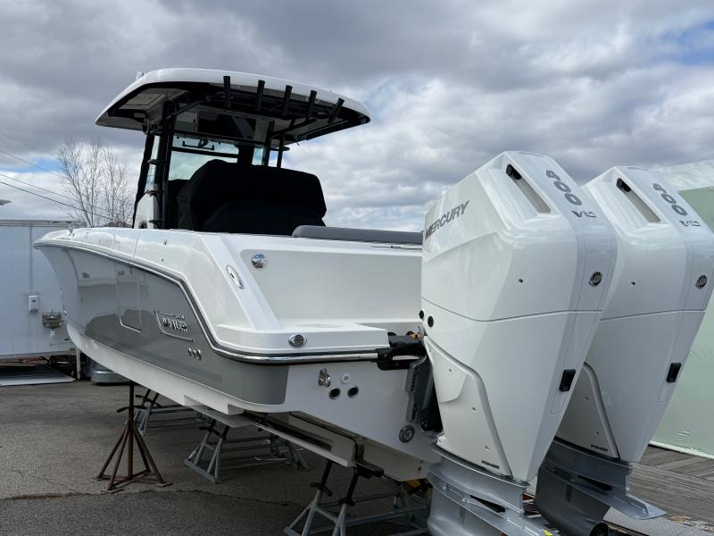 2026 Boston Whaler 330 Outrage