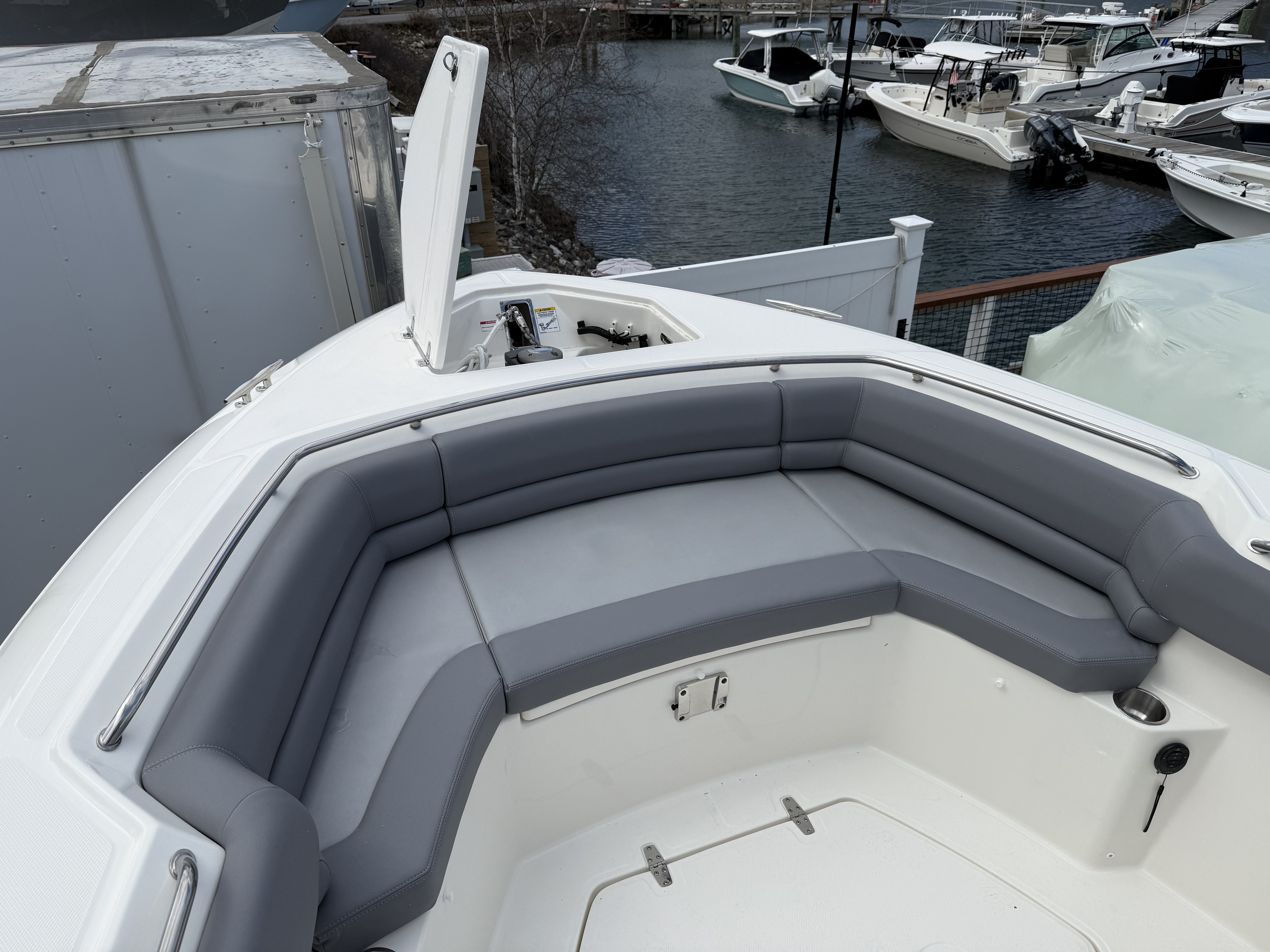 2026 Boston Whaler 330 Outrage