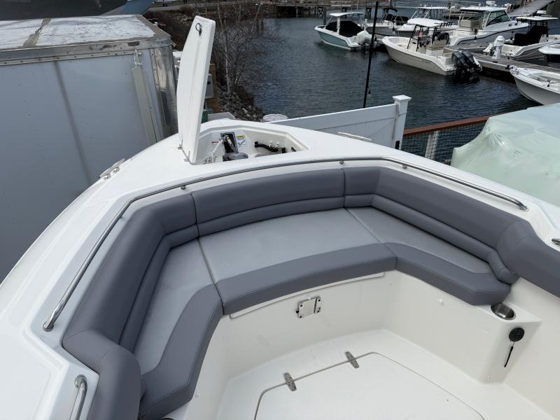 2026 Boston Whaler 330 Outrage