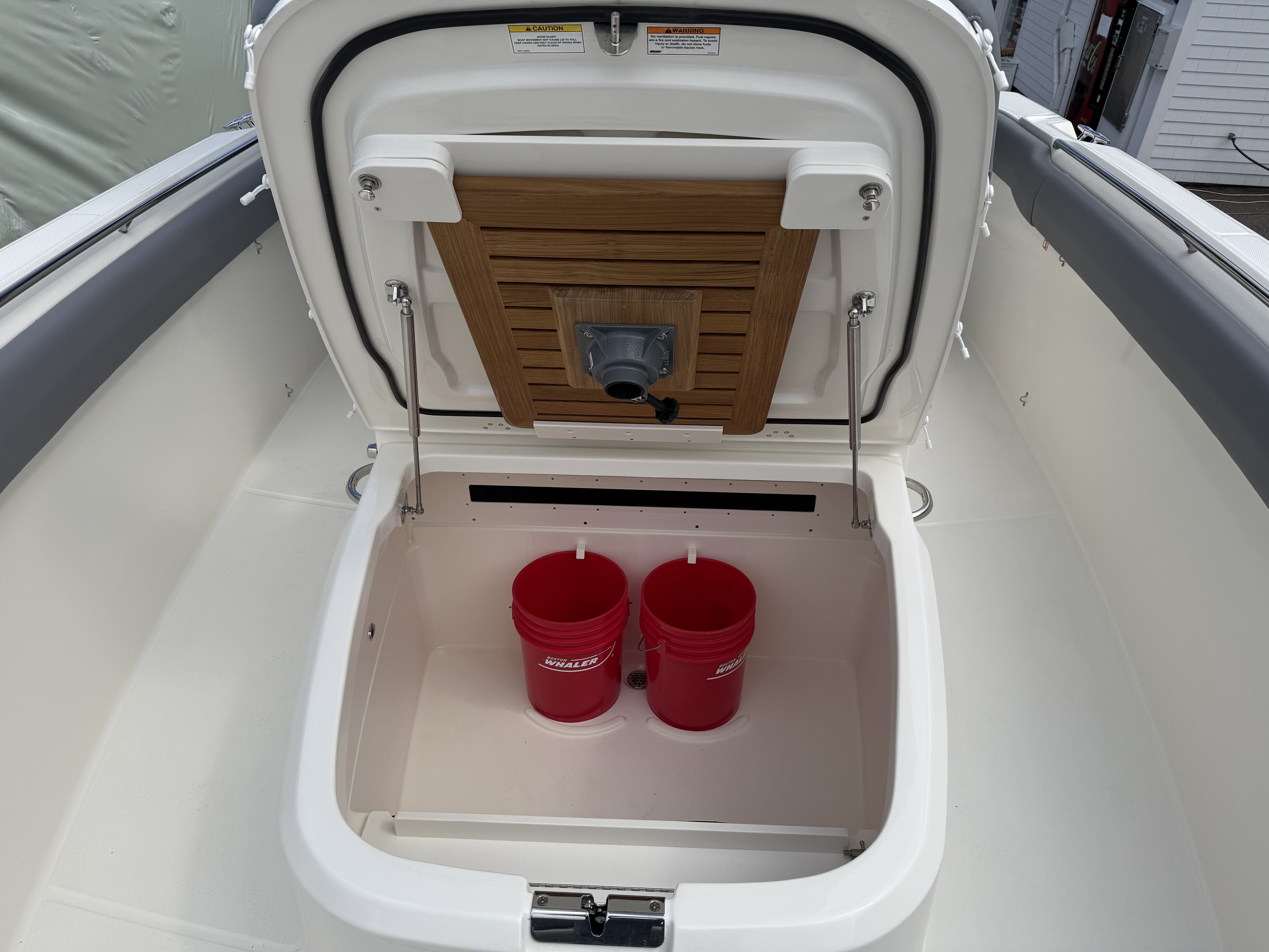 2026 Boston Whaler 330 Outrage