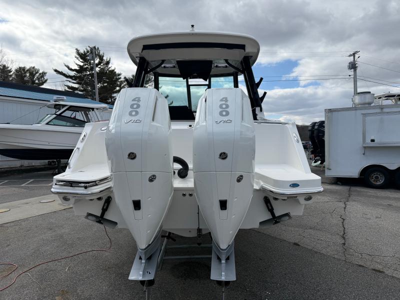 2026 Boston Whaler 330 Vantage