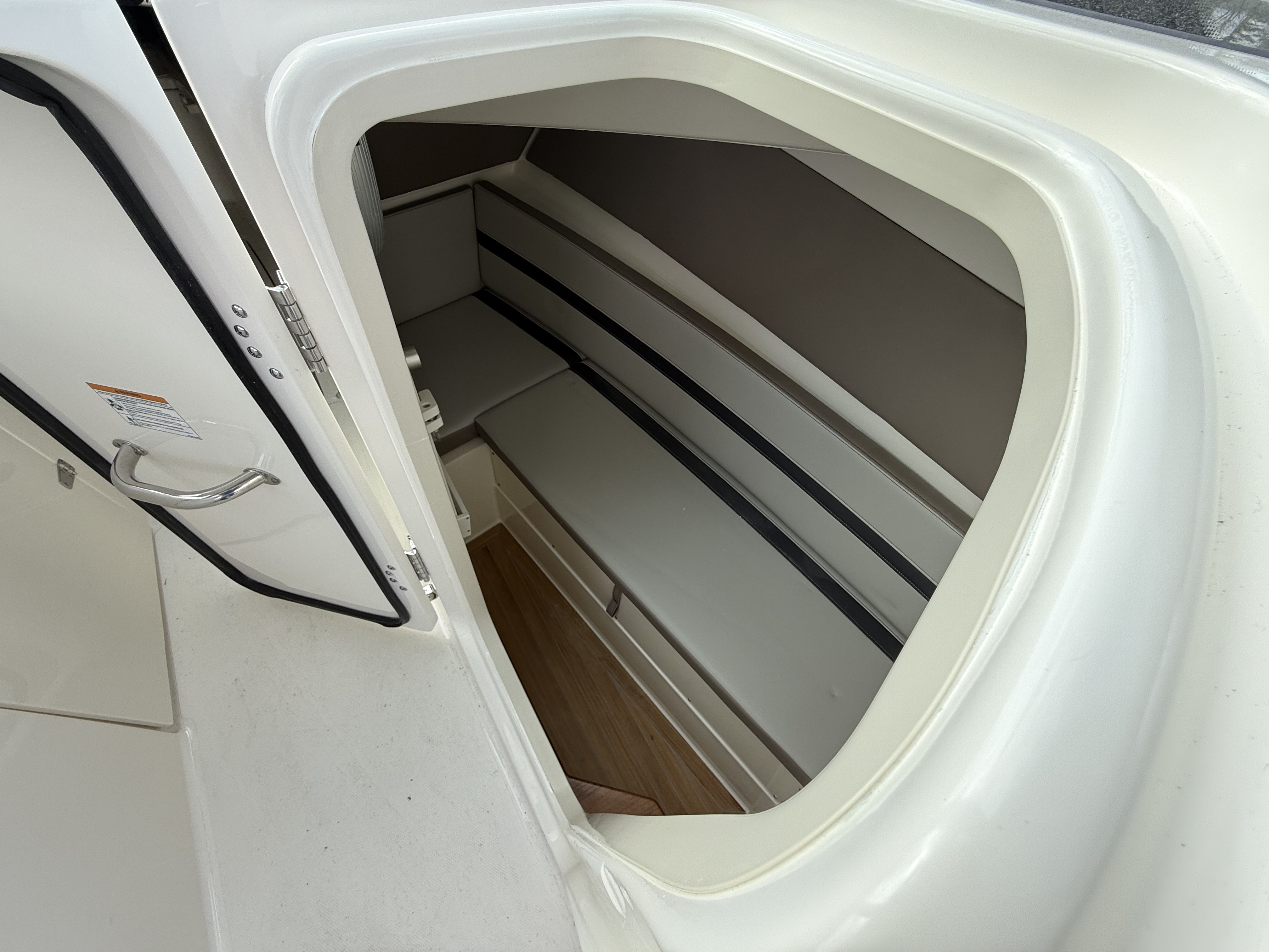 2026 Boston Whaler 330 Vantage