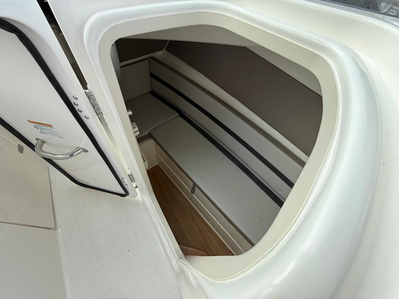 2026 Boston Whaler 330 Vantage