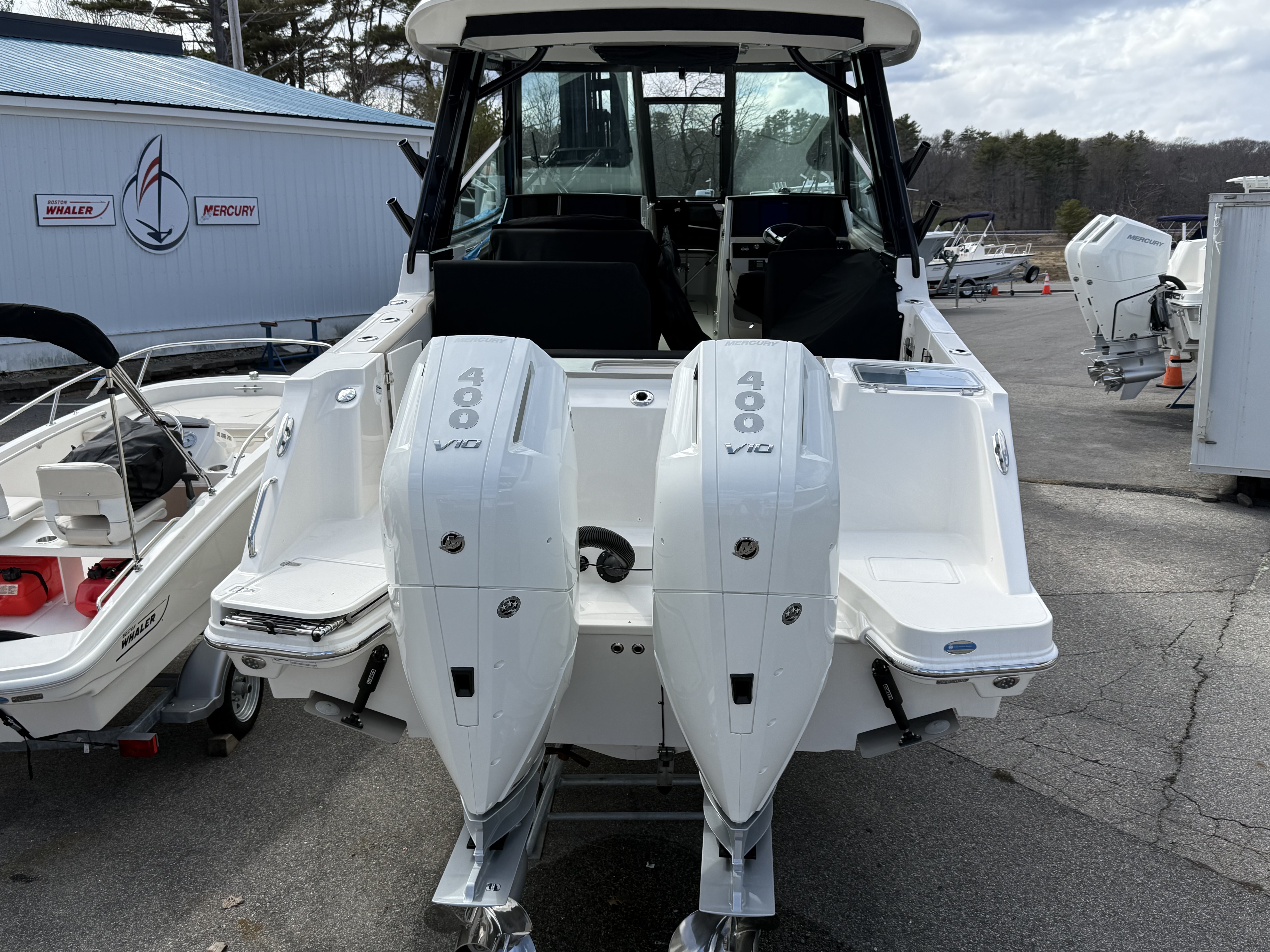 2026 Boston Whaler 330 Vantage