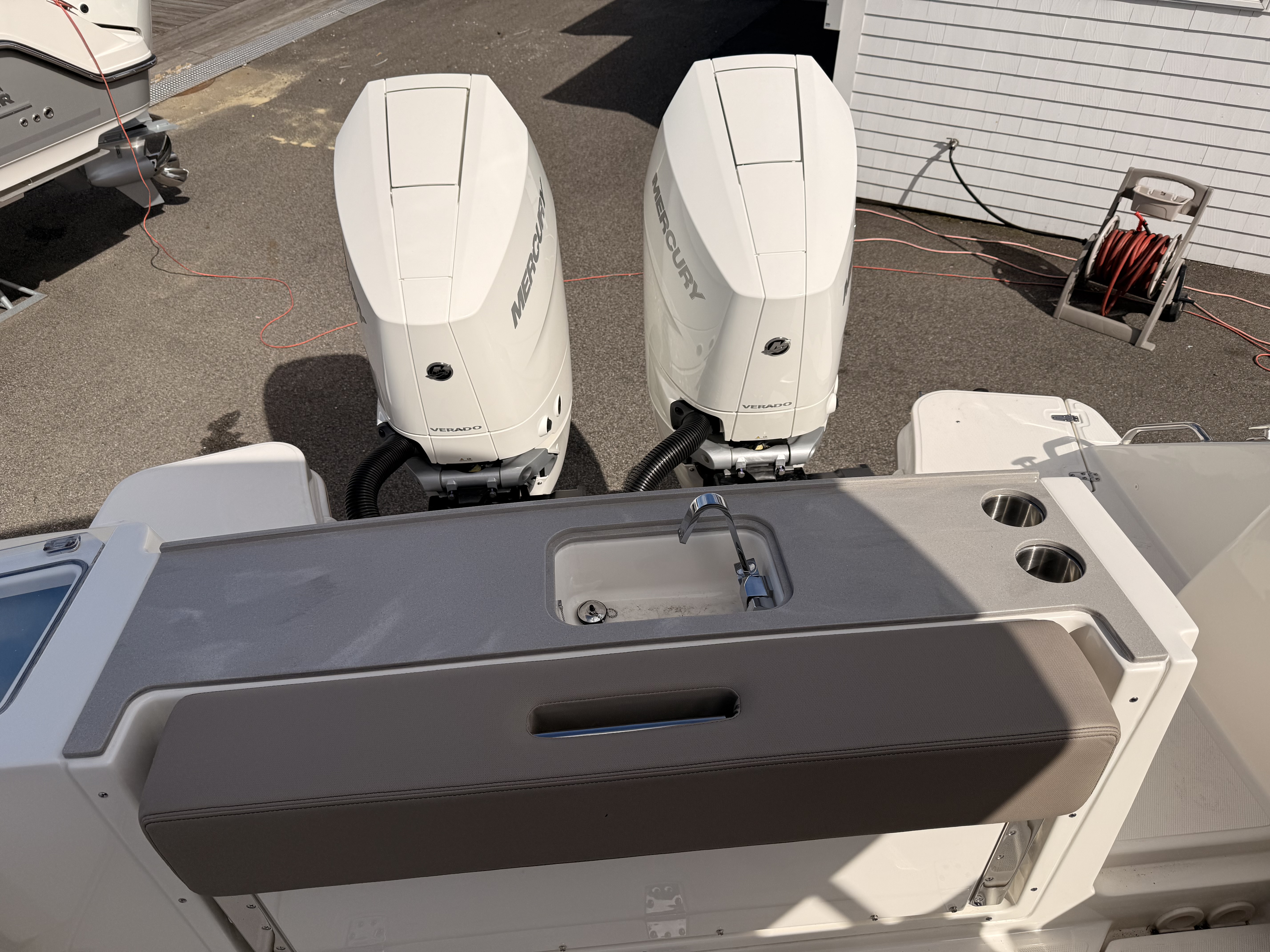 2026 Boston Whaler 330 Vantage