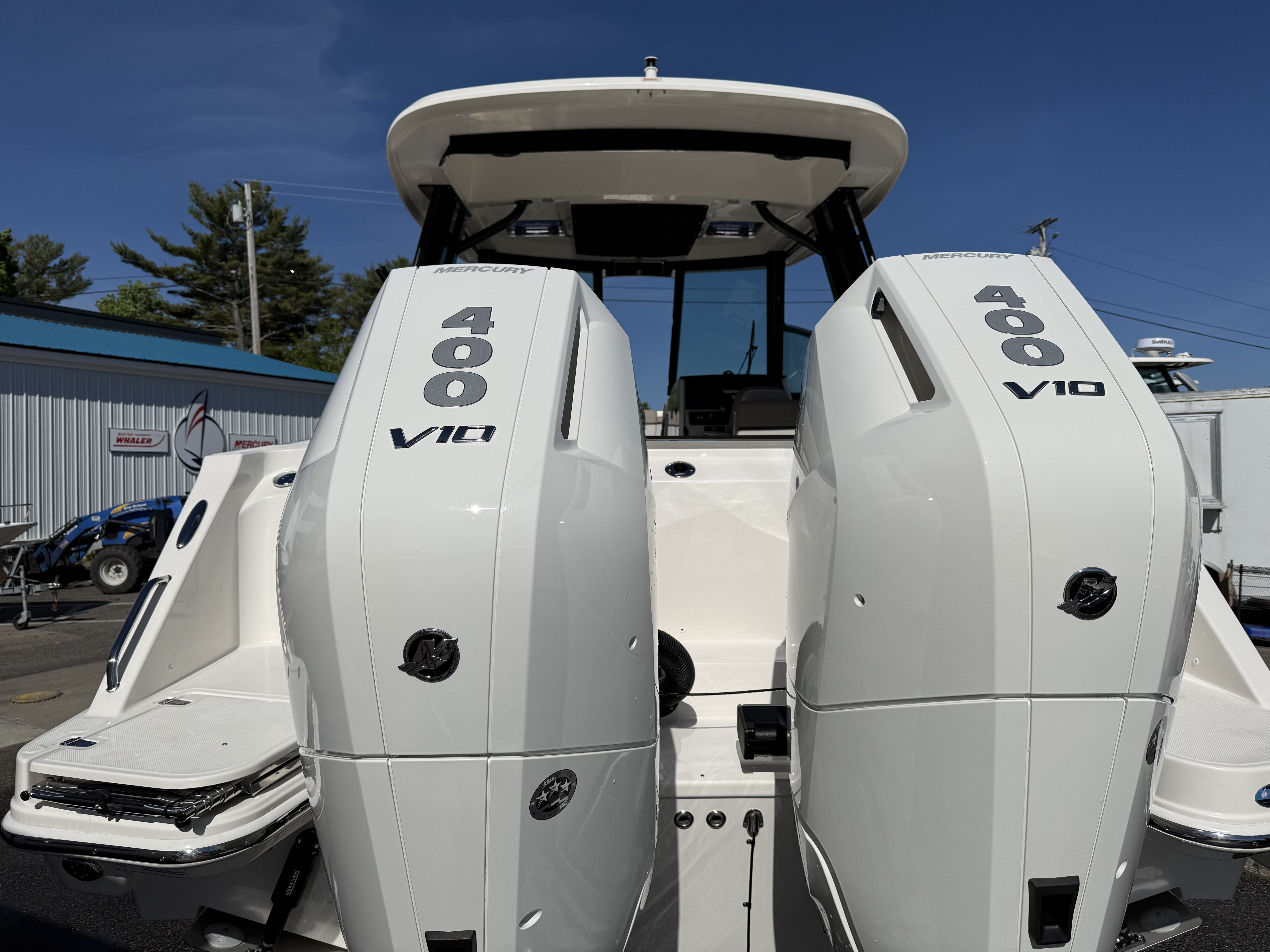 2026 Boston Whaler 330 Vantage