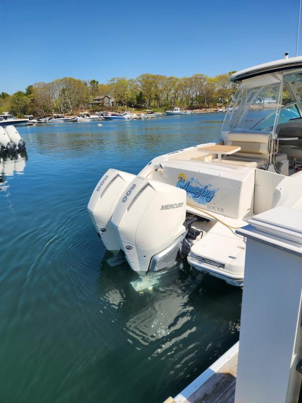 2021 Boston Whaler 320 Vantage